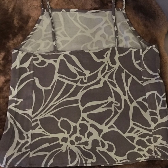 💰PRICE DROP💰Gap floral tank top! 👚👚👚 - Picture 3 of 4
